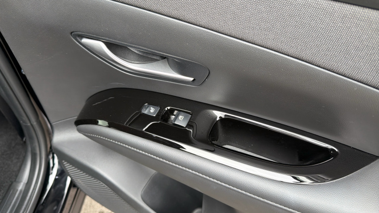 Hyundai TUCSON 1.6 TGDi 48V MHD 180 Ultimate 5dr 4WD DCT Petrol Estate